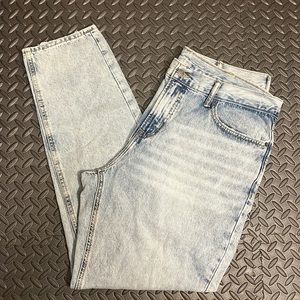 Light wash jeans